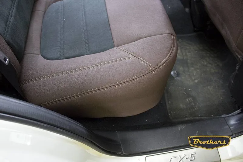 Чехлы на Mazda CX 5, серии "Aurora" коричневые - коричневая строчка